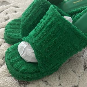 💚Green with envy platform 💚